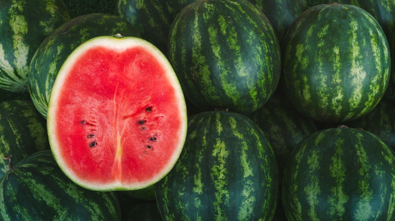 how to pick watermelon